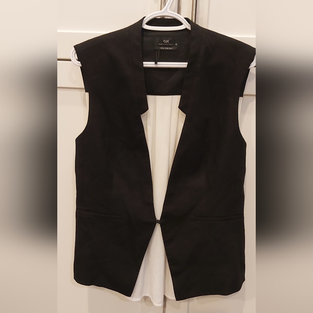 CUE waistcoat style top or vest